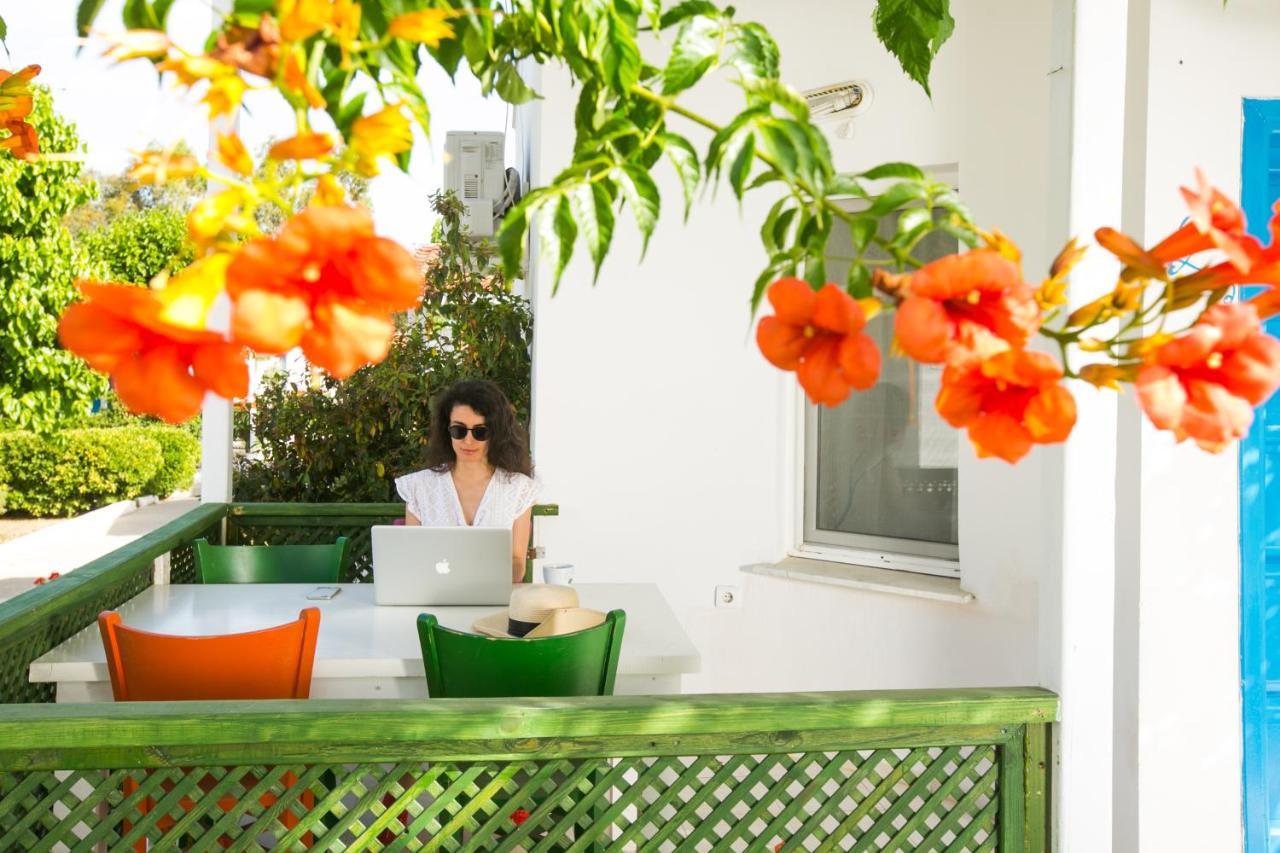 Teos Ormanci Tatil Koyu Hotel Seferihisar Bagian luar foto