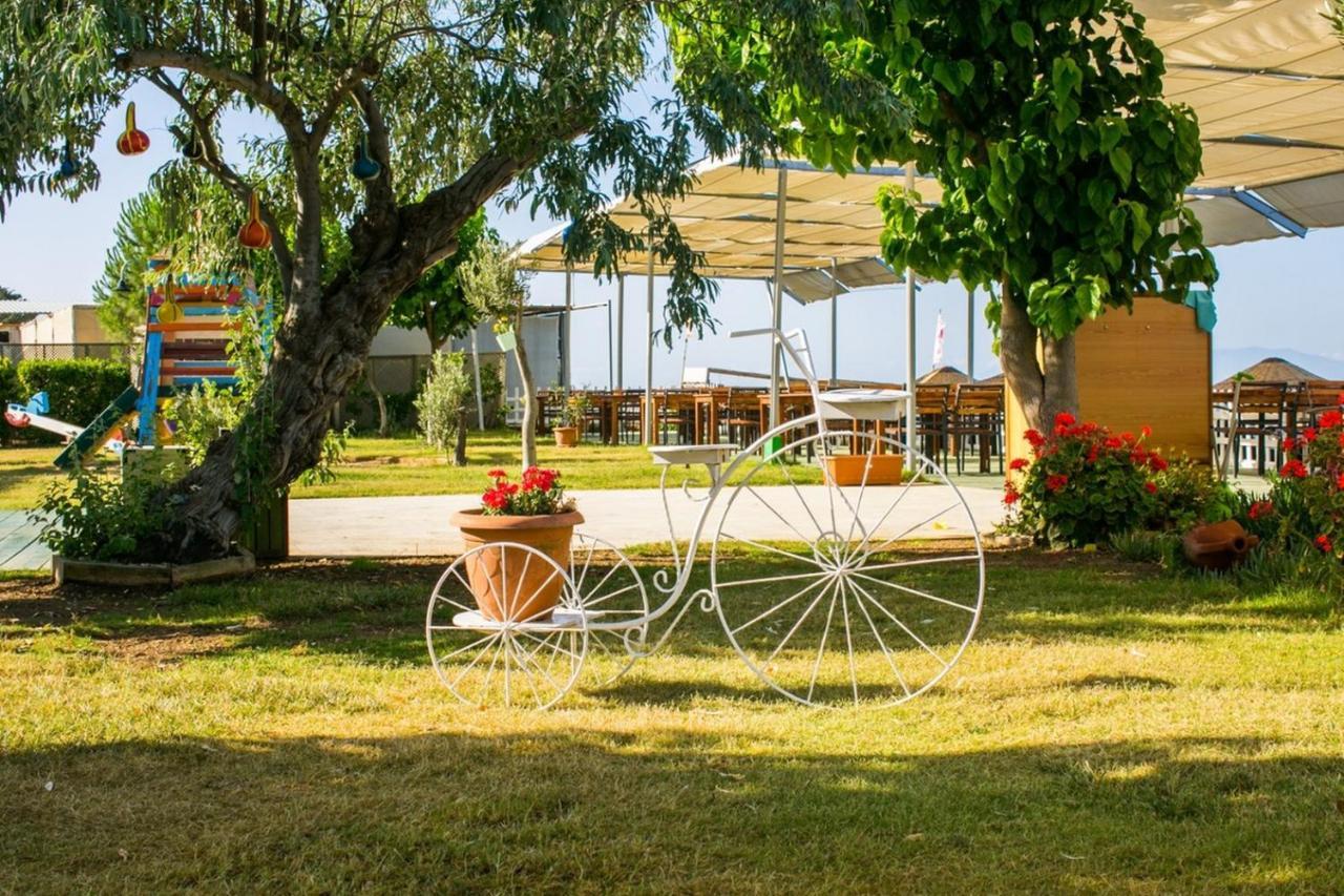 Teos Ormanci Tatil Koyu Hotel Seferihisar Bagian luar foto